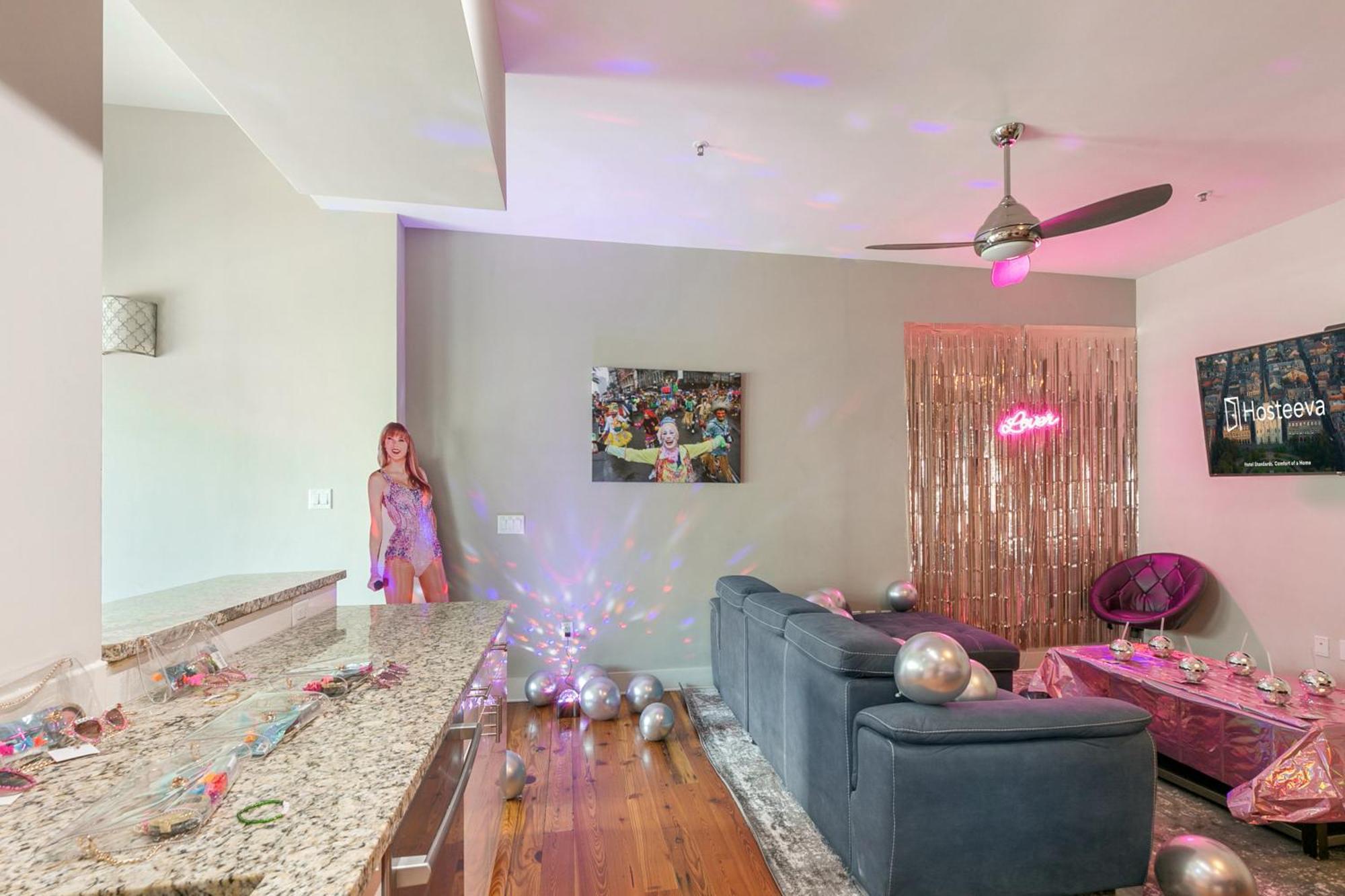 Upscale Condos And Penthouses Close To Canal And Bourbon St Nova Orleães Exterior foto